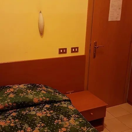 Comfort 招待所 3*